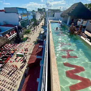 Hostel Why Not Rooftop Party, Playa del Carmen